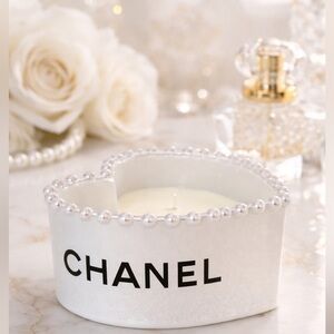 ❗️LAST❗️ WILL NOT RESTOCK ❗️Luxury Pearl-Embellished White Heart Candle